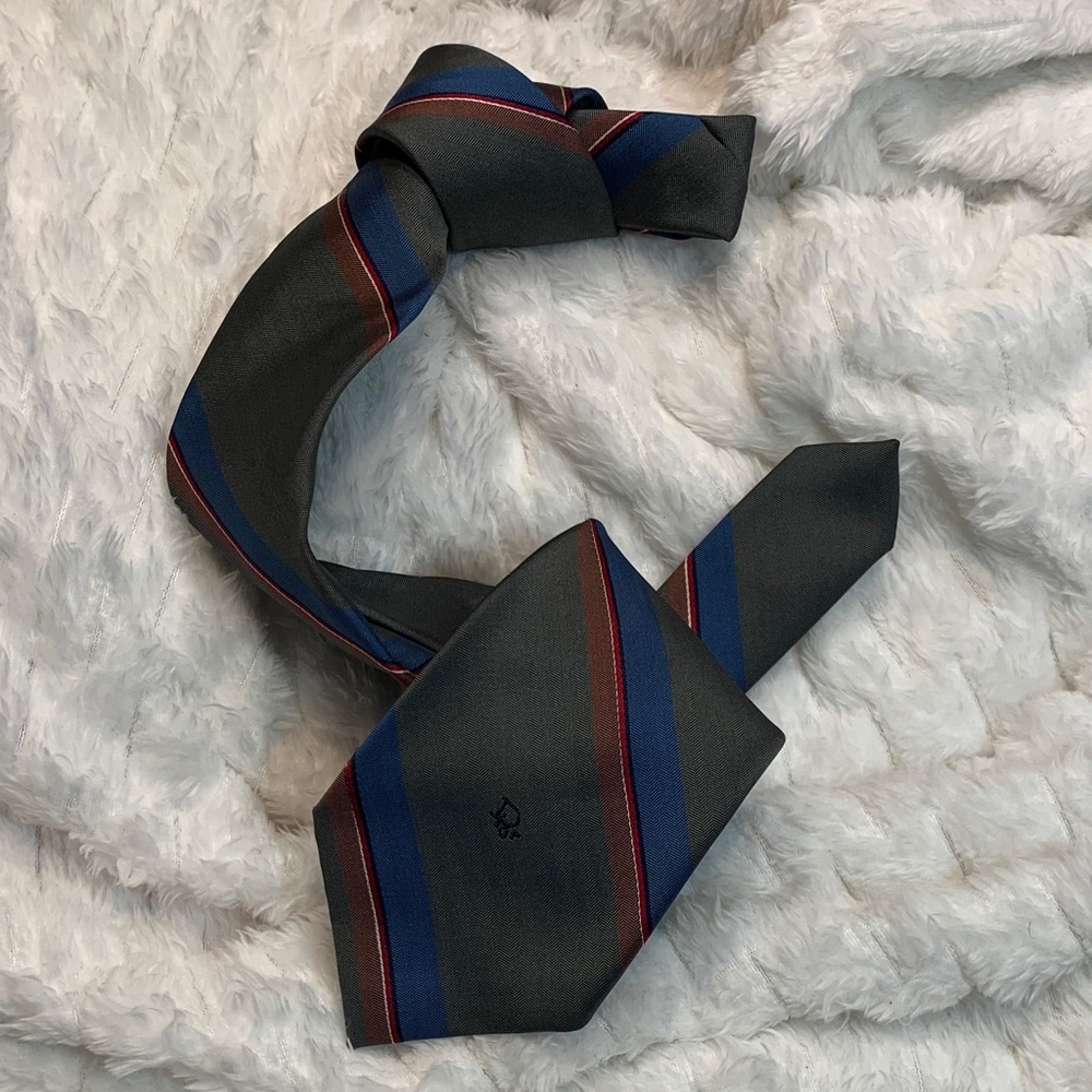 🌹VINTAGE Christian Dior SIGNATURE AUTHENTIC Charcoal Tie with Blue & Red Stripes - Picture 4 of 13